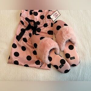 Victoria’s Secret NWT Pink and Black Polka Dot Slippers with Bag